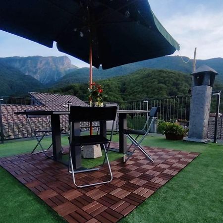 Casa Vacanze Al Colletto - Con Terrazza Panoramica In Centro Storico Vagli di Sotto Dış mekan fotoğraf